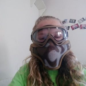 Meet your Posher, Laney